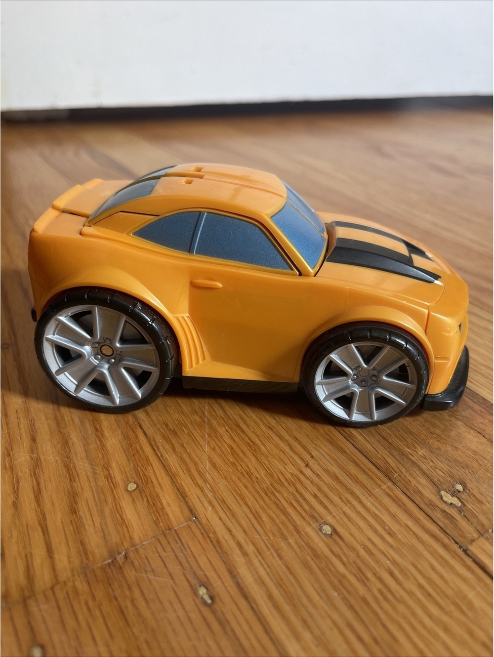 Transformers Bumblebee Bumper Battlers Action Figure Transforms 2008 Hasbro Tomy - Picture 9 of 9